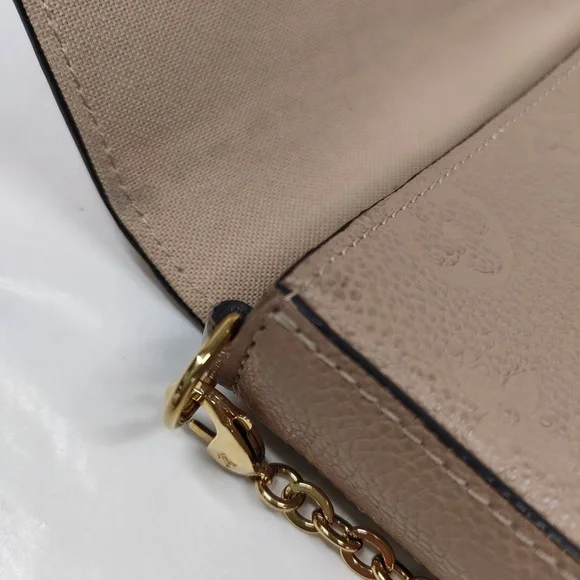 Louis Vuitton Felicie - Picture 12 of 16